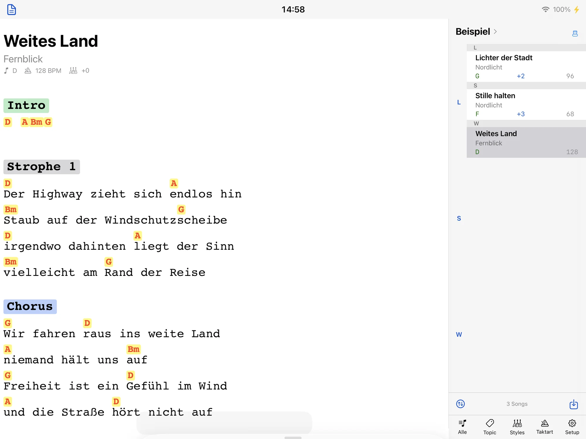 Song mit farbig markierten Abschnitten und Akkorden über dem Text